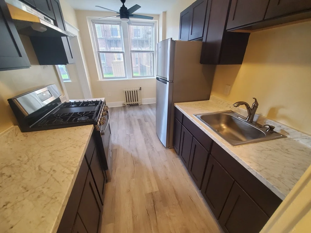 1 bed, 1 bath apartment for rent at 415 County St Unit 116, New Bedford — photo 1 of 14