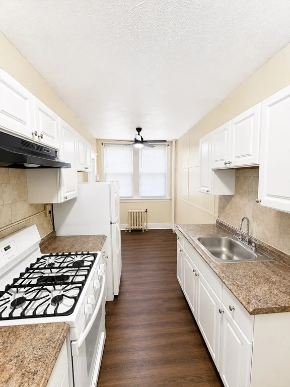 1 bed, 1 bath apartment for rent at 415 County St Unit 306, New Bedford — photo 1 of 12