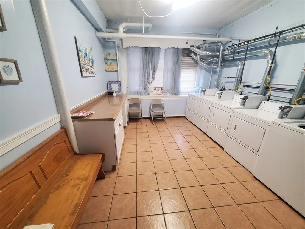2 bed, 1 bath apartment for rent at 415 County St Unit 412, New Bedford — photo 12 of 16