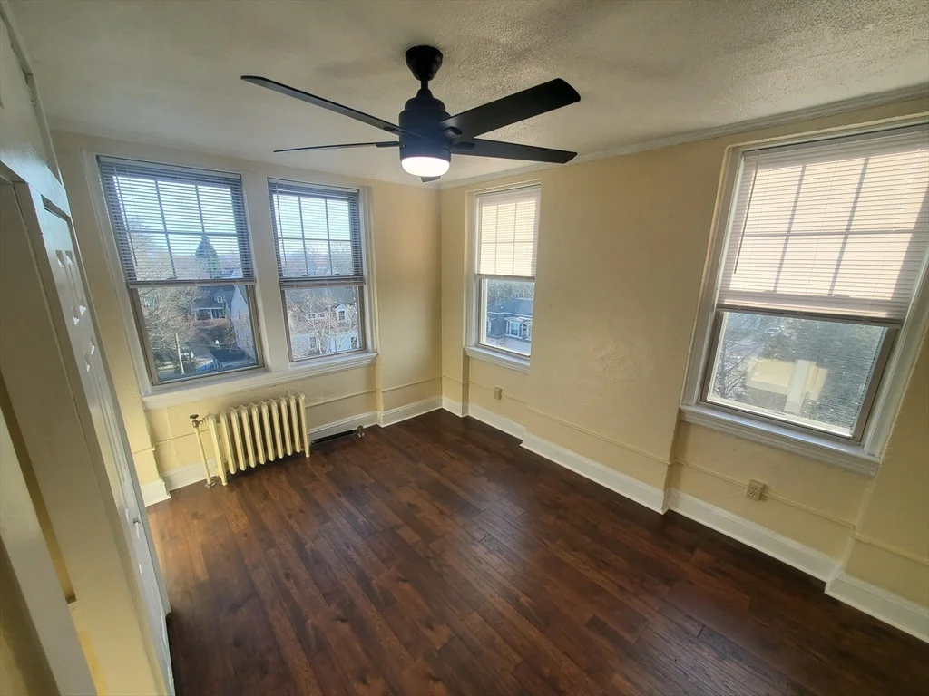 2 bed, 1 bath apartment for rent at 415 County St Unit 512, New Bedford — photo 5 of 18