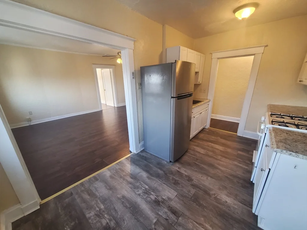 2 bed, 1 bath apartment for rent at 415 County St Unit 512, New Bedford — photo 3 of 18