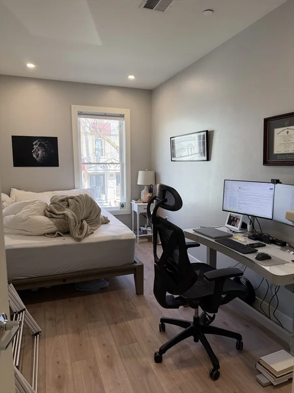 5 bed, 2 bath apartment for rent at 415 East 7th Unit 2, South Boston — photo 11 of 35