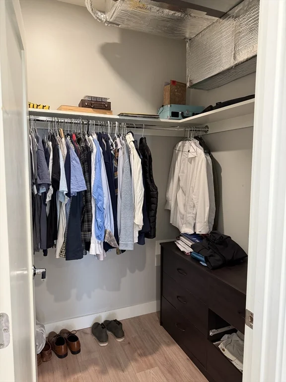 5 bed, 2 bath apartment for rent at 415 East 7th Unit 2, South Boston — photo 32 of 35