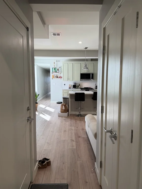 5 bed, 2 bath apartment for rent at 415 East 7th Unit 2, South Boston — photo 17 of 35