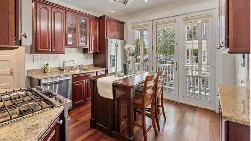 2 bed, 1 bath apartment for rent at 415 K St Unit 1, South Boston — photo 8 of 42
