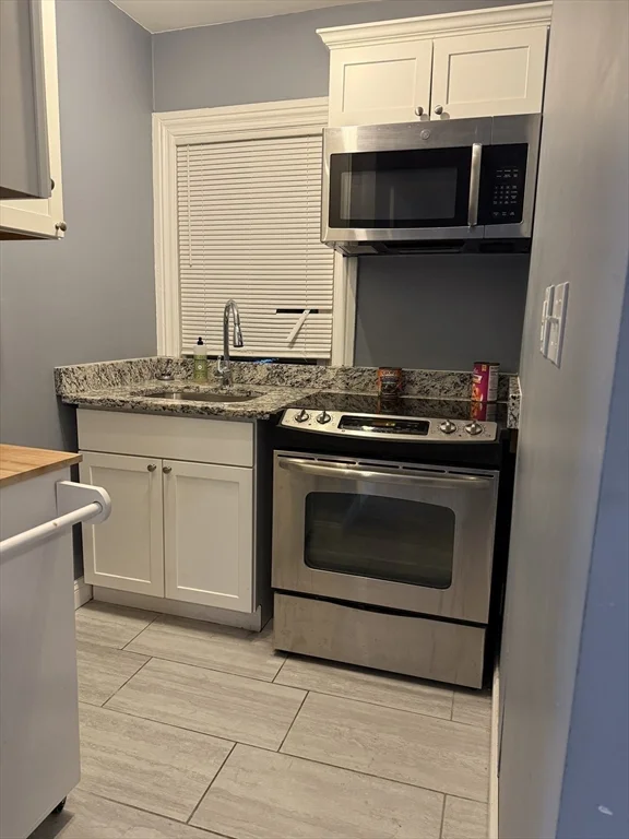 3 bed, 1 bath apartment for rent at 415 Weeden St Unit 2, Pawtucket — photo 2 of 10