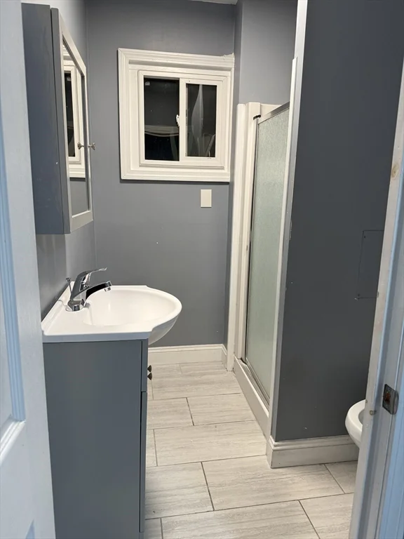 3 bed, 1 bath apartment for rent at 415 Weeden St Unit 2, Pawtucket — photo 3 of 10