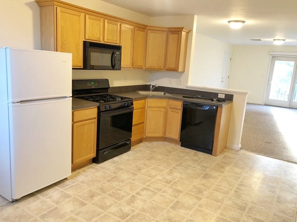 2 bed, 1 bath apartment for rent at 415 Willard St Unit 3, Quincy — photo 2 of 21