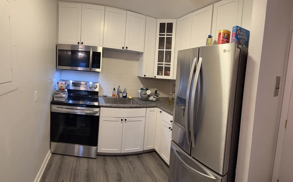 2 bed, 1 bath apartment for rent at 416 Belgrade Ave Unit 6, West Roxbury — photo 3 of 20