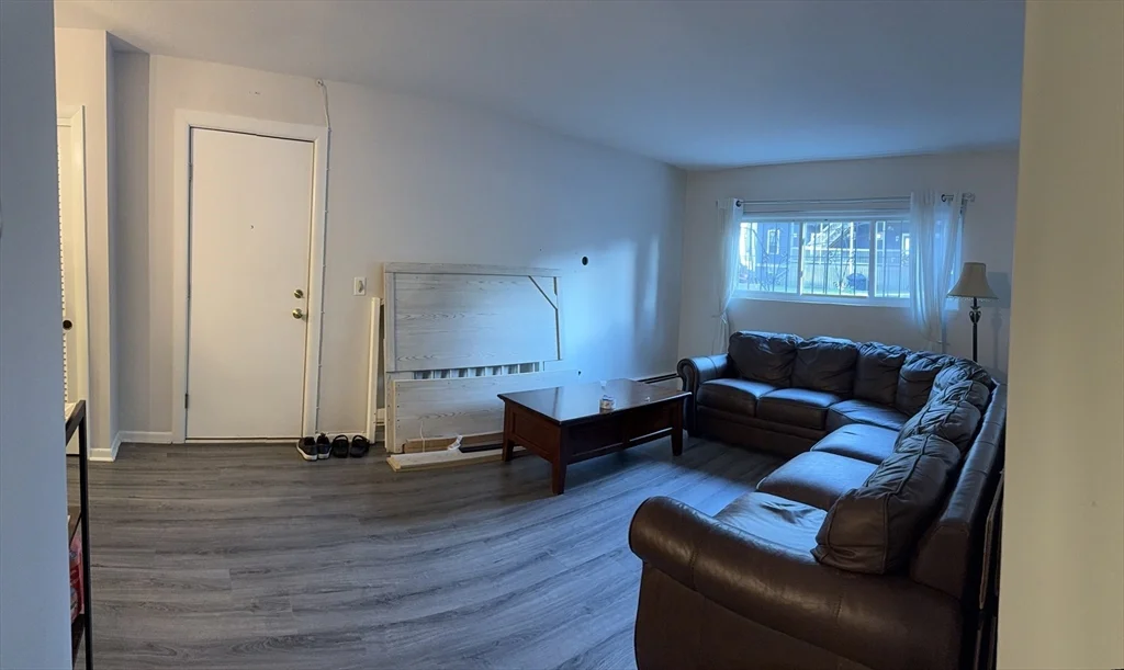 2 bed, 1 bath apartment for rent at 416 Belgrade Ave Unit 6, West Roxbury — photo 1 of 20