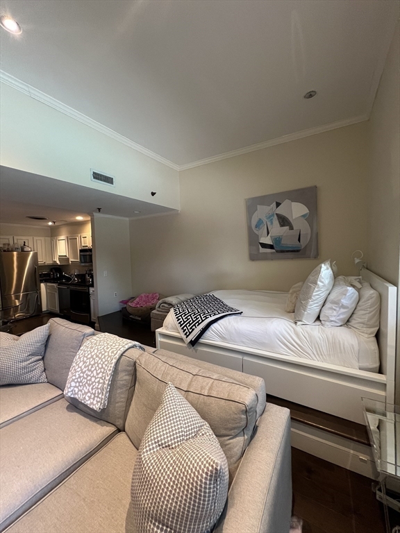 Studio bed, 1 bath apartment for rent at 416 Commonwealth Ave Unit 112, Back Bay — photo 6 of 19