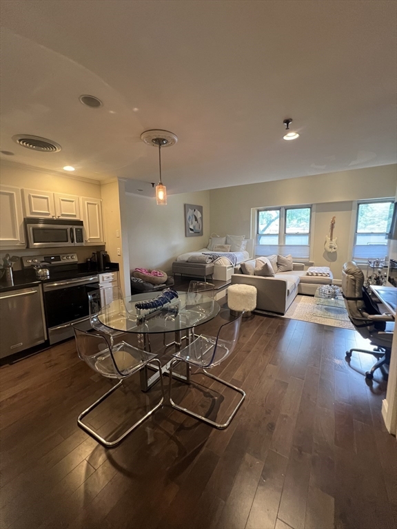 Studio bed, 1 bath apartment for rent at 416 Commonwealth Ave Unit 112, Back Bay — photo 7 of 19