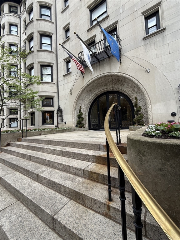 Studio bed, 1 bath apartment for rent at 416 Commonwealth Ave Unit 115, Back Bay — photo 1 of 17
