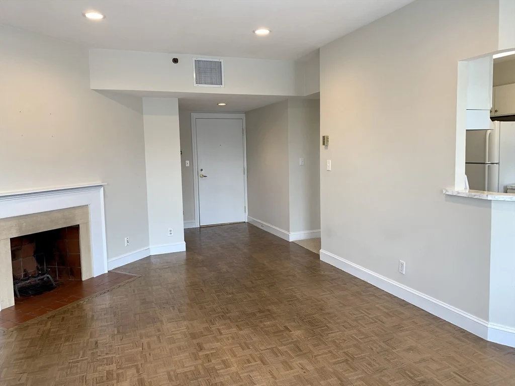 1 bed, 1 bath apartment for rent at 416 Commonwealth Ave Unit 414, Back Bay — photo 3 of 11