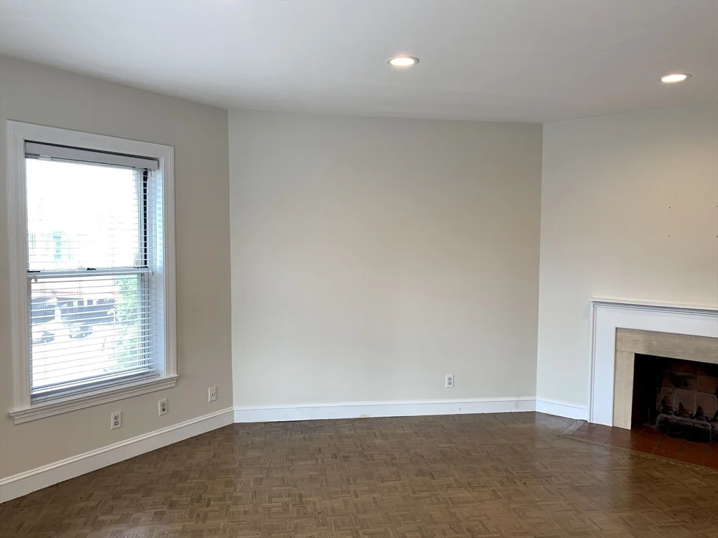 1 bed, 1 bath apartment for rent at 416 Commonwealth Ave Unit 414, Back Bay — photo 2 of 11