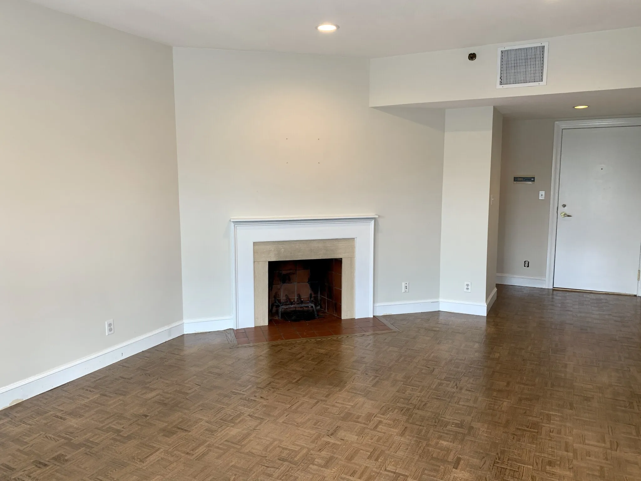 1 bed, 1 bath apartment for rent at 416 Commonwealth Ave Unit 414A, Back Bay — photo 4 of 12
