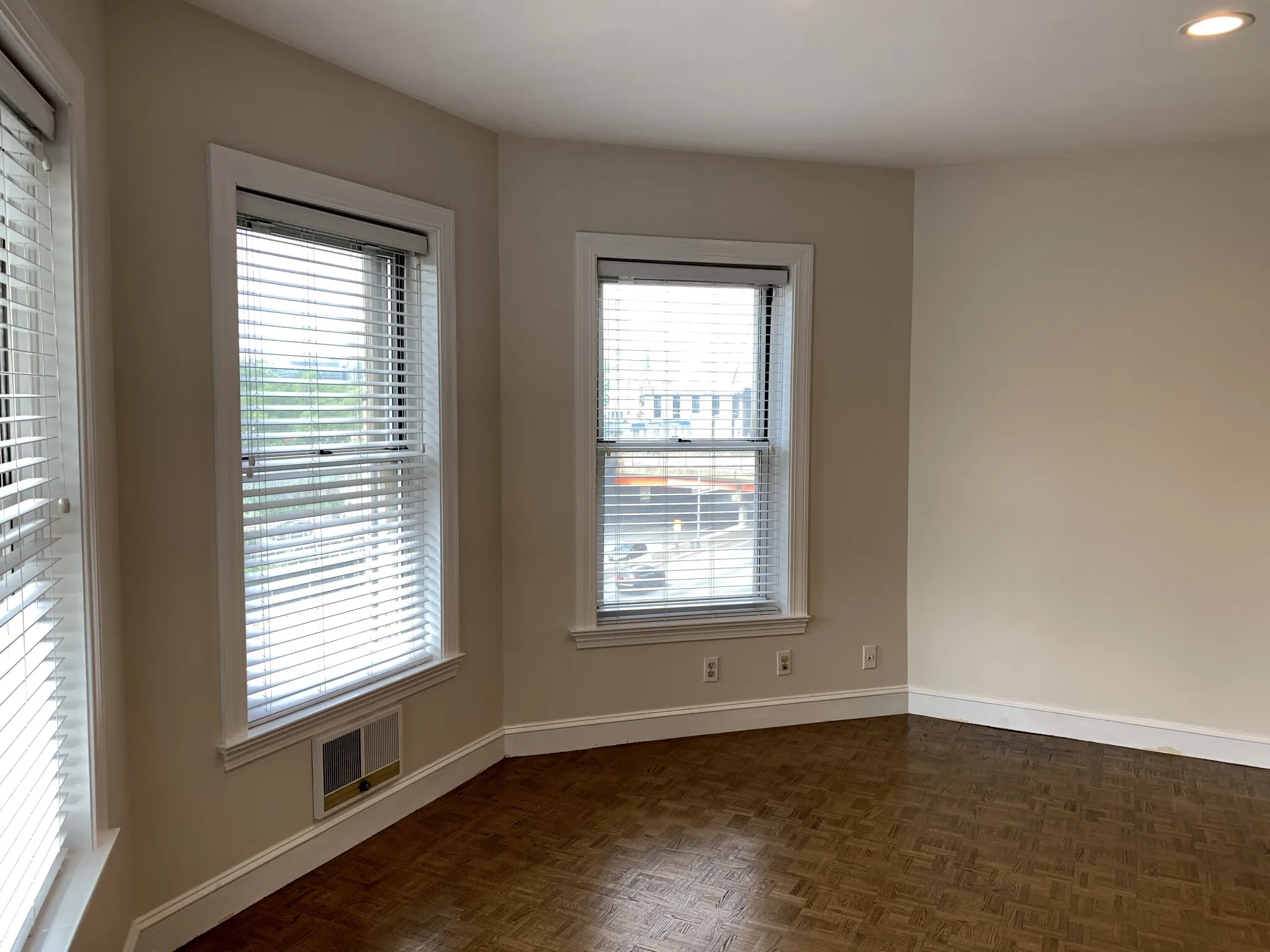1 bed, 1 bath apartment for rent at 416 Commonwealth Ave Unit 414A, Back Bay — photo 3 of 12