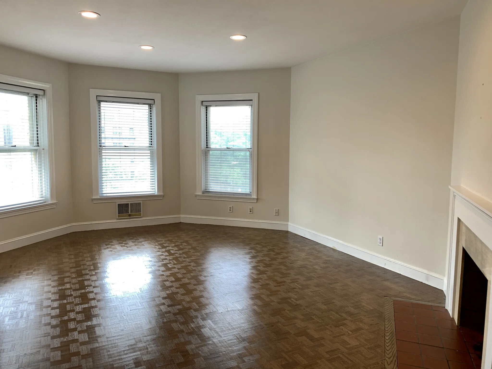 1 bed, 1 bath apartment for rent at 416 Commonwealth Ave Unit 414A, Back Bay — photo 1 of 12