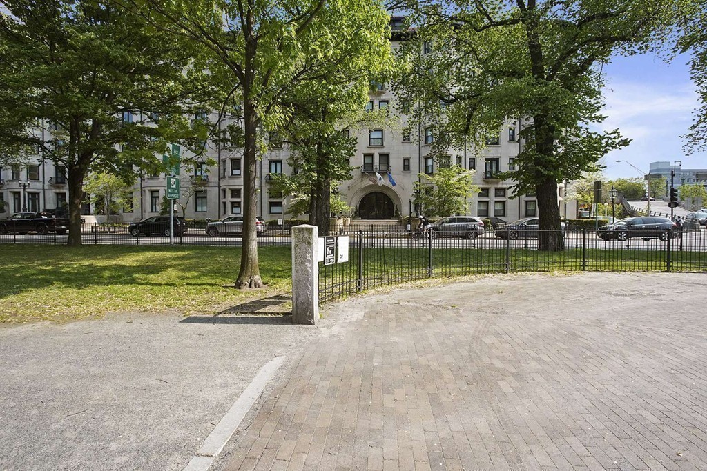 2 bed, 1 bath apartment for rent at 416 Commonwealth Ave Unit 606, Back Bay — photo 23 of 25
