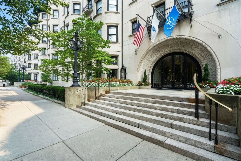 1 bed, 1 bath apartment for rent at 416 Commonwealth Ave Unit 710, Back Bay — photo 3 of 26