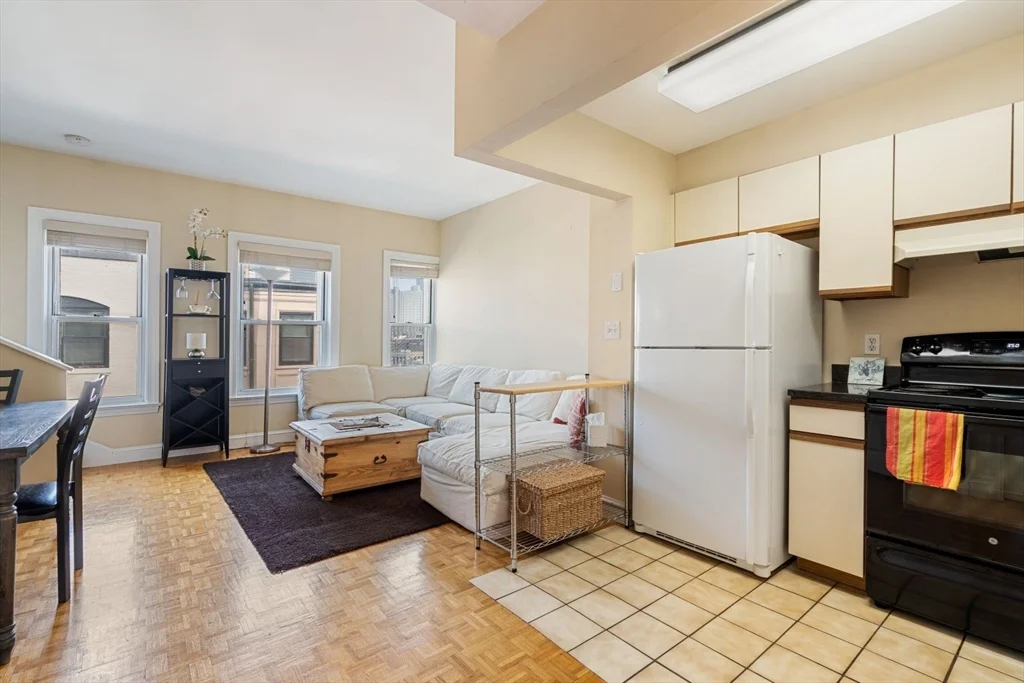 1 bed, 1 bath apartment for rent at 416 Commonwealth Ave Unit 710, Back Bay — photo 5 of 26