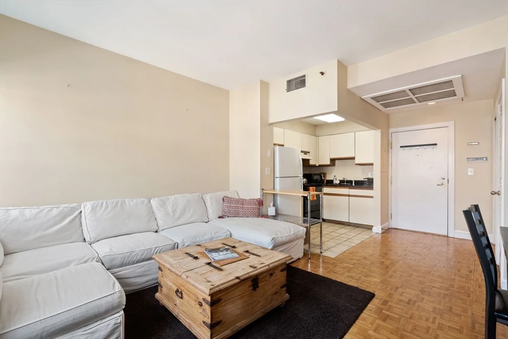 1 bed, 1 bath apartment for rent at 416 Commonwealth Ave Unit 710, Back Bay — photo 8 of 26