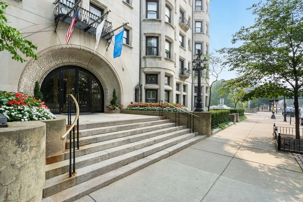 1 bed, 1 bath apartment for rent at 416 Commonwealth Ave Unit 710, Back Bay — photo 4 of 26