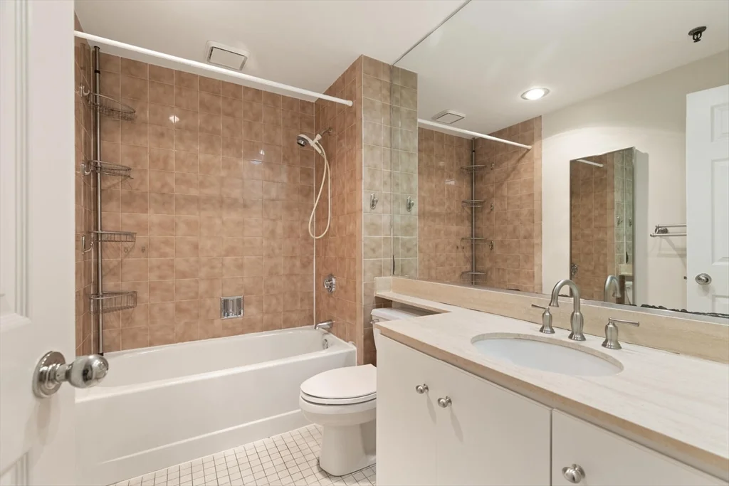 1 bed, 1 bath apartment for rent at 416 Commonwealth Unit 411, Back Bay — photo 5 of 9