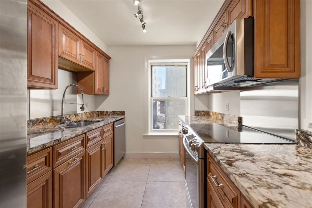 1 bed, 1 bath apartment for rent at 416 Commonwealth Unit 411, Back Bay — photo 4 of 9