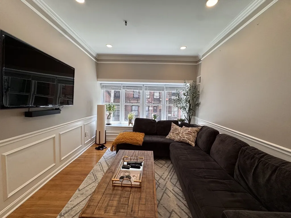 2 bed, 1 bath apartment for rent at 416 Marlborough St Unit 102, Back Bay — photo 2 of 20