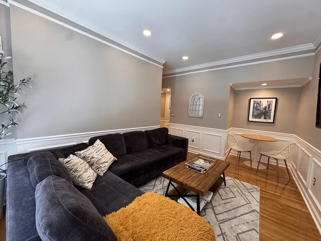 2 bed, 1 bath apartment for rent at 416 Marlborough St Unit 102, Back Bay — photo 3 of 20