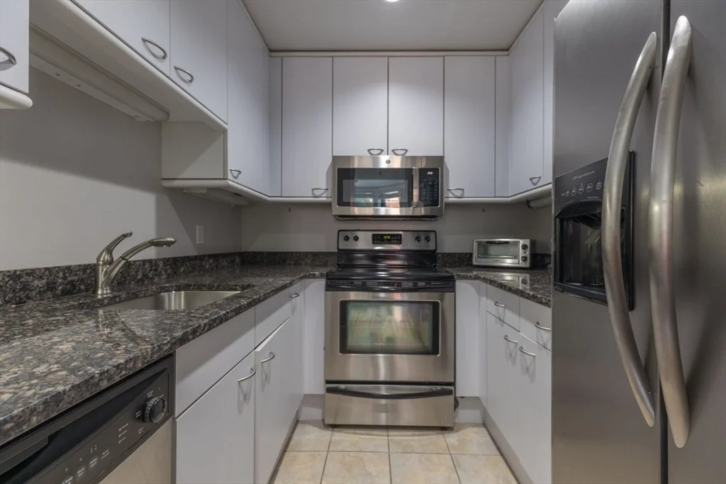 1 bed, 1 bath apartment for rent at 416 Marlborough St Unit 303, Back Bay — photo 3 of 12