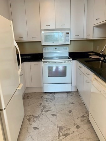 2 bed, 2 bath apartment for rent at 416 Marlborough St Unit 807, Back Bay — photo 4 of 14