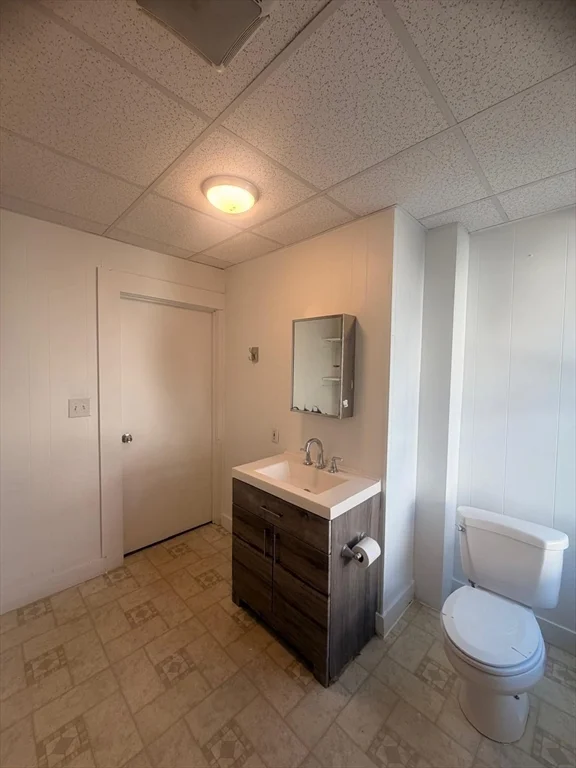 3 bed, 1 bath apartment for rent at 416 Middleboro Ave Unit 1, Taunton — photo 12 of 16