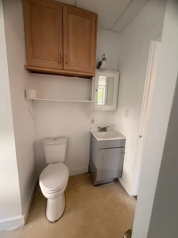 3 bed, 1 bath apartment for rent at 416 Middleboro Ave Unit 1, Taunton — photo 13 of 16