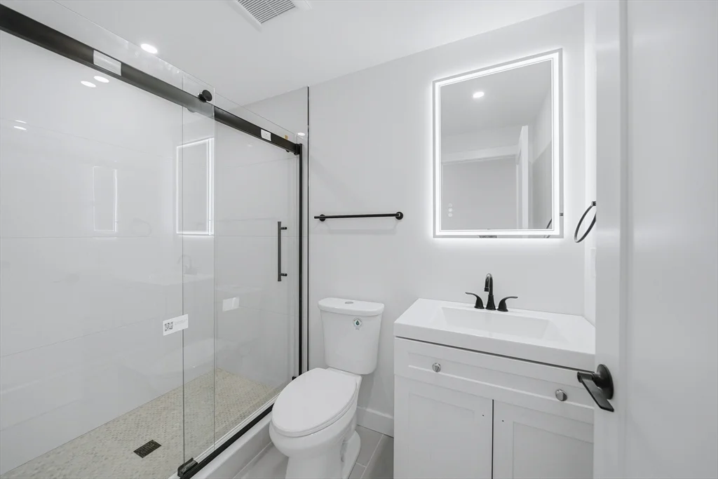 3 bed, 2 bath apartment for rent at 4164 Washington St Unit 2, Roslindale — photo 31 of 36