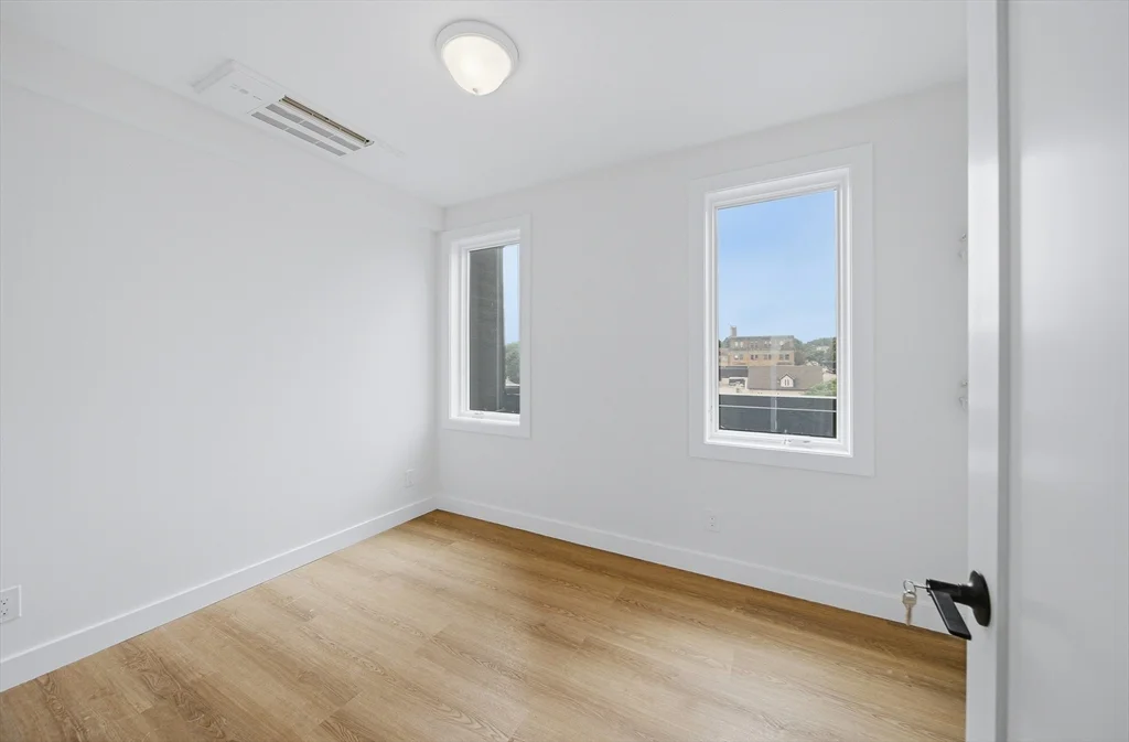 3 bed, 2 bath apartment for rent at 4164 Washington St Unit 2, Roslindale — photo 28 of 36