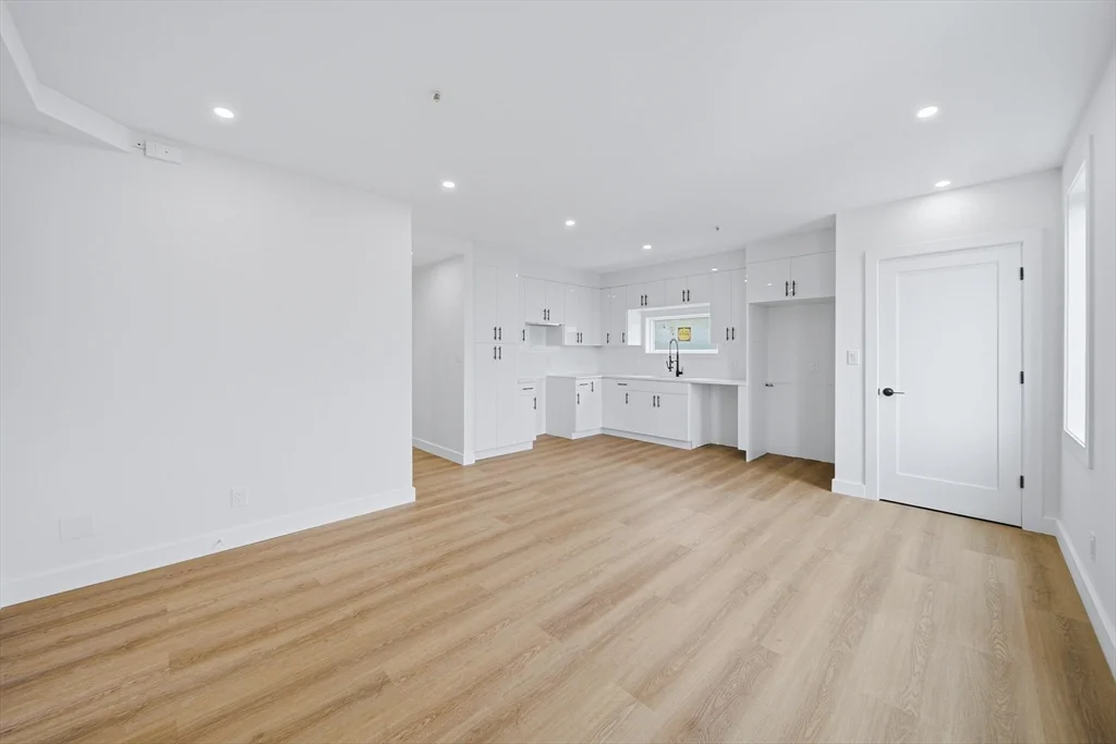 3 bed, 2 bath apartment for rent at 4164 Washington St Unit 2, Roslindale — photo 19 of 36