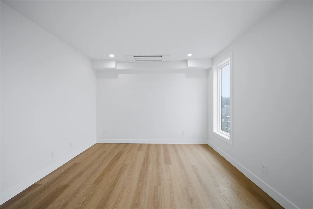 3 bed, 2 bath apartment for rent at 4164 Washington St Unit 2, Roslindale — photo 22 of 36