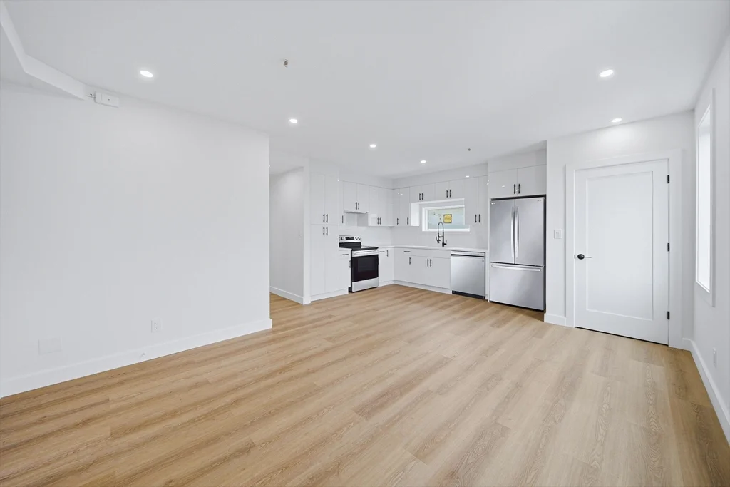 2 bed, 1 bath apartment for rent at 4164 Washington St Unit 9, Roslindale — photo 14 of 36