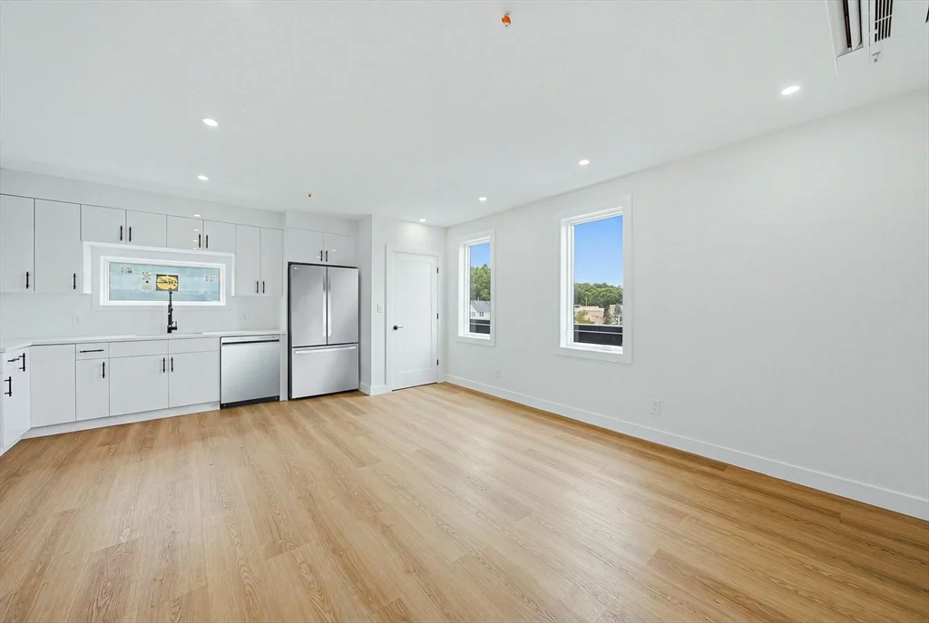 2 bed, 1 bath apartment for rent at 4164 Washington St Unit 9, Roslindale — photo 13 of 36