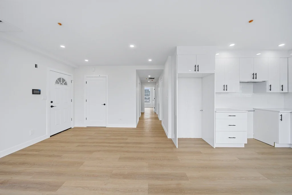 2 bed, 1 bath apartment for rent at 4164 Washington St Unit 9, Roslindale — photo 20 of 36