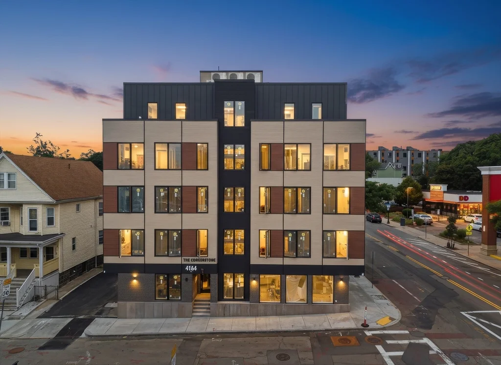 1 bed, 1 bath apartment for rent at 4164 Washington Unit 1, Roslindale — photo 1 of 21