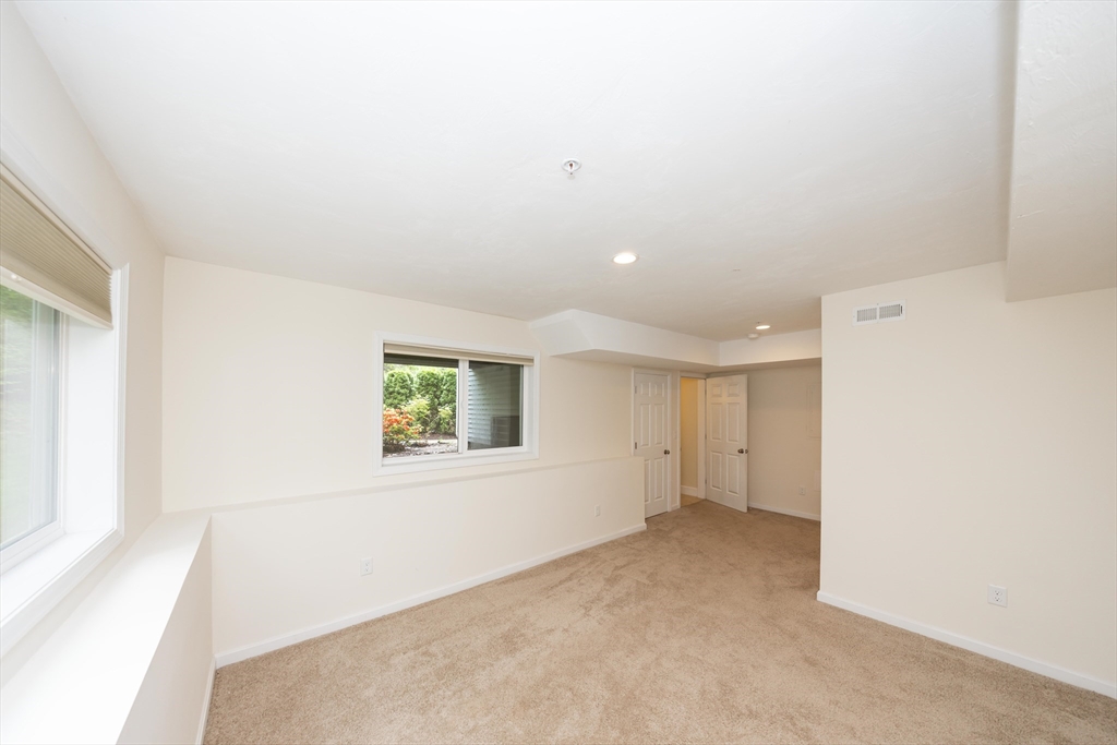 2 bed, 2 bath apartment for rent at 417 America Blvd Unit 417, Ashland — photo 18 of 42