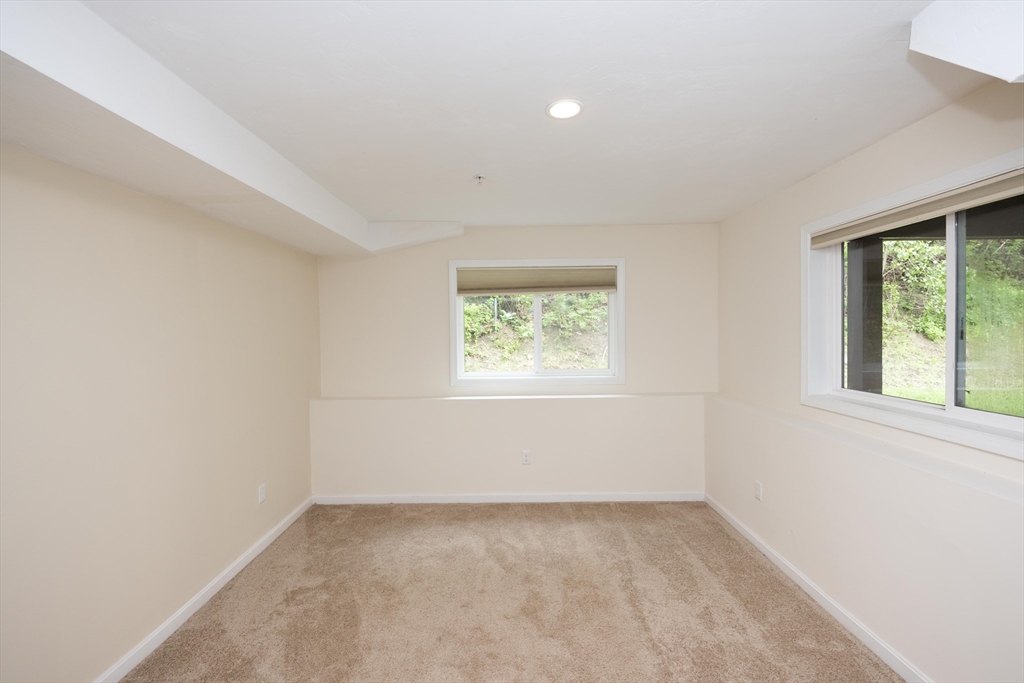 2 bed, 2 bath apartment for rent at 417 America Blvd Unit 417, Ashland — photo 23 of 42