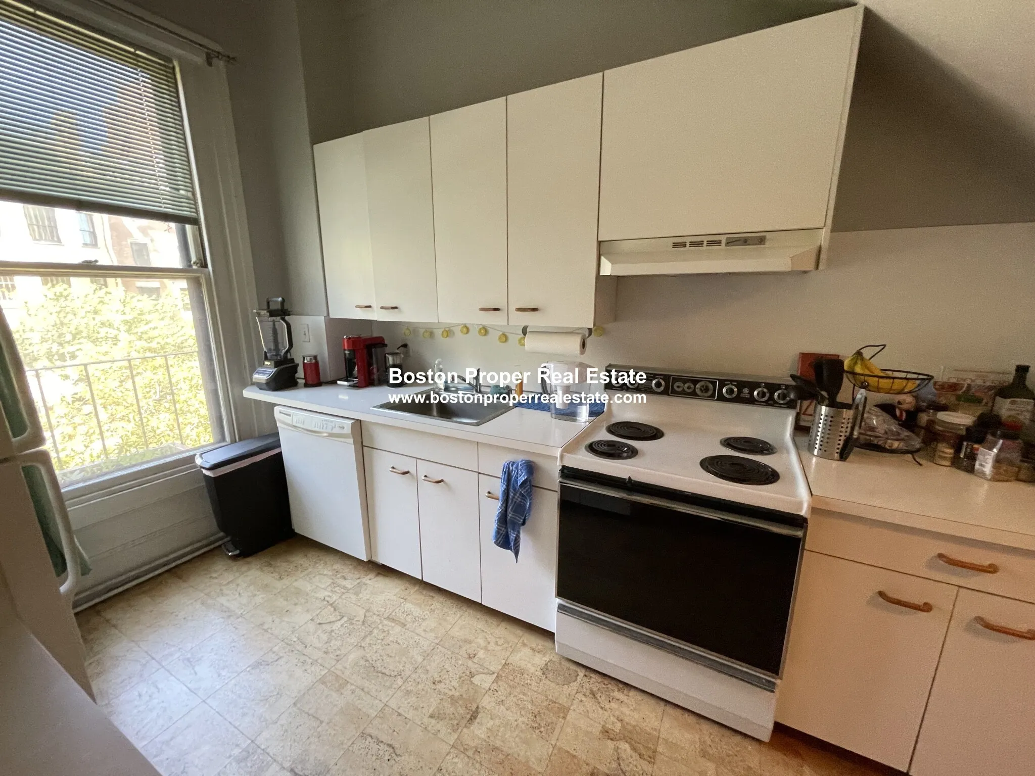 Studio bed, 1 bath apartment for rent at 417 Beacon St Unit 2F, Back Bay — photo 4 of 7