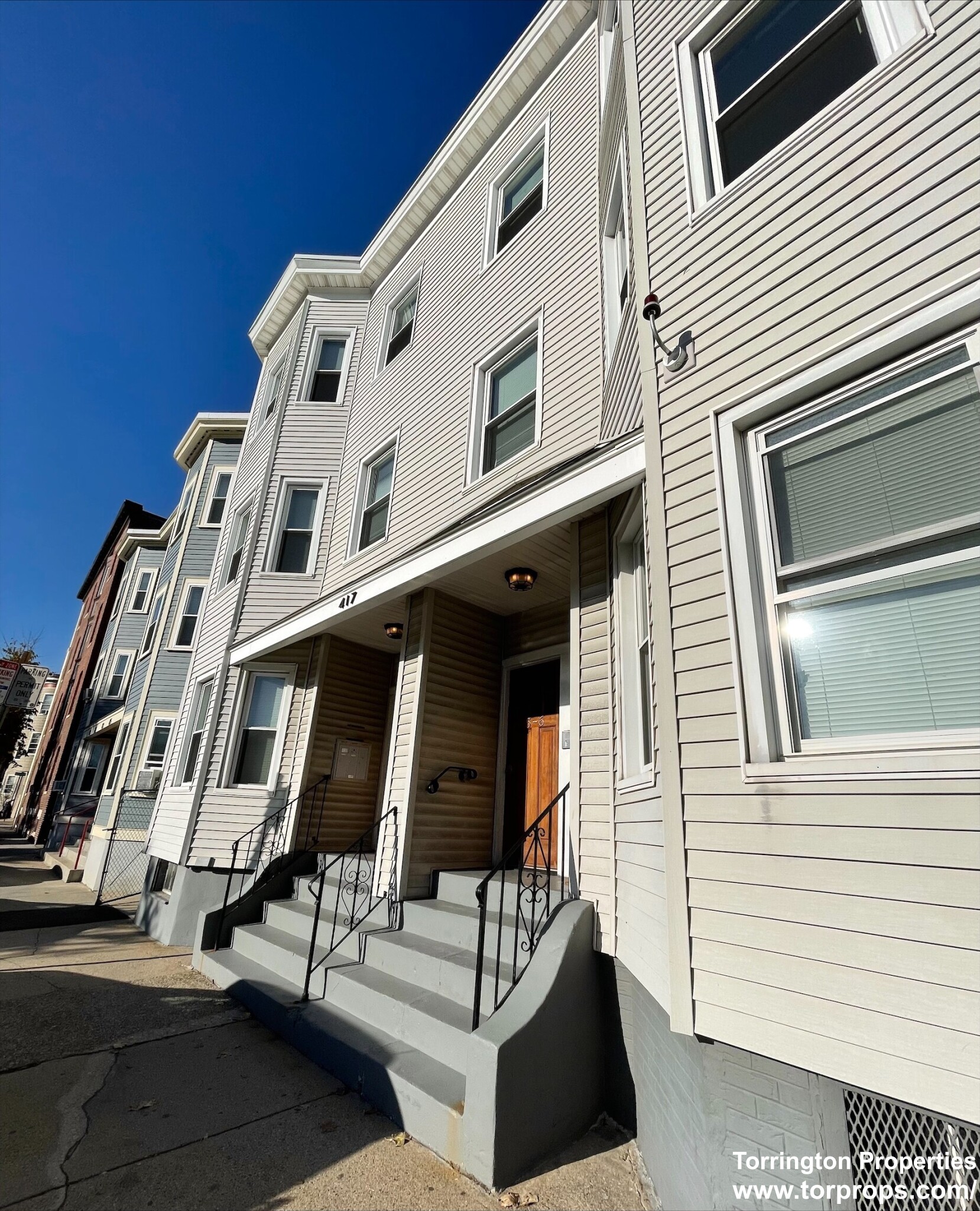 2 bed, 1 bath apartment for rent at 417 Cardinal Medeiros Ave Unit 1, Wellington-Harrington — photo 7 of 8