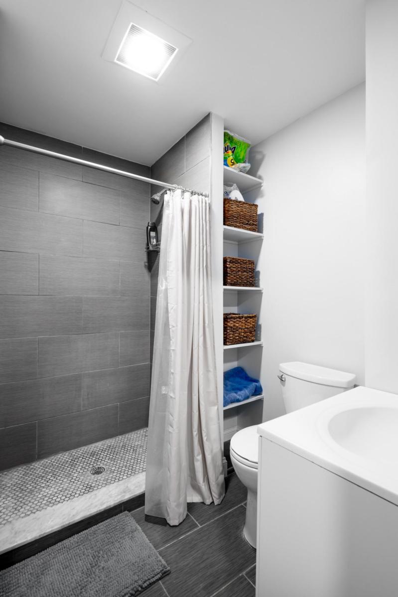 2 bed, 1 bath apartment for rent at 417 Cardinal Medeiros Ave Unit 1, Wellington-Harrington — photo 6 of 8