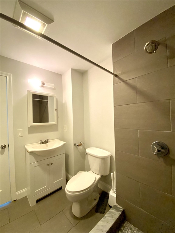 3 bed, 1 bath apartment for rent at 417 Cardinal Medeiros Ave Unit 5, Wellington-Harrington — photo 9 of 13