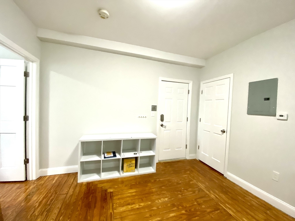 3 bed, 1 bath apartment for rent at 417 Cardinal Medeiros Ave Unit 5, Wellington-Harrington — photo 5 of 13